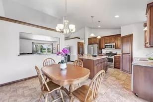 988 Creek Ct, Little Suamico, WI 54141 - Photo 10