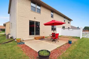 1275 N Franco Ct, De Pere, WI 54115 - Photo 2