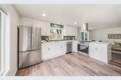 3722 N Casaloma Drive, Appleton, WI 54913 - Photo 6