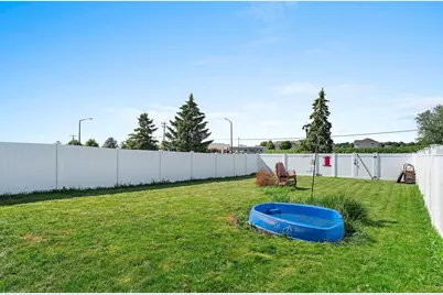 2745 Monaco Drive, Green Bay, WI 54311 - Photo 12