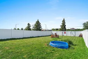 2745 Monaco Dr, Green Bay, WI 54311 - Photo 12