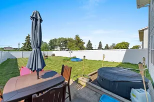 2745 Monaco Dr, Green Bay, WI 54311 - Photo 10