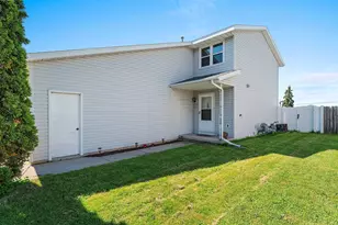 2745 Monaco Dr, Green Bay, WI 54311 - Photo 8