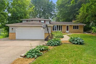 2596 Deckner Avenue, Green Bay, WI 54302 - Photo 2