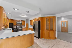 2596 Deckner Ave, Green Bay, WI 54302 - Photo 16