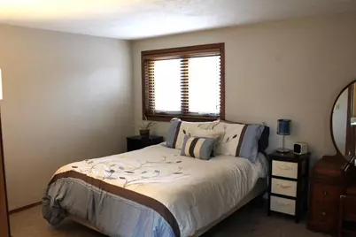 2206 Meadowbrook Court #C, Oshkosh, WI 54904 - Photo 12