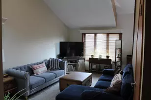 2206 Meadowbrook Ct, Oshkosh, WI 54904 - Photo 8