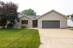 1203 Montclaire Ct, Appleton, WI 54915 - Photo 2
