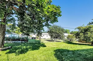 557 Ruth St, Green Bay, WI 54302 - Photo 2