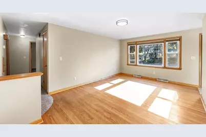 557 Ruth Street, Green Bay, WI 54302 - Photo 4