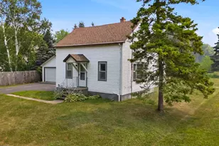 1041 Black Wolf Ave, Oshkosh, WI 54902 - Photo 2