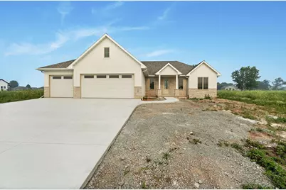 728 Royal St Pats Drive, Wrightstown, WI 54180 - Photo 10