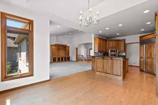 3036 Warm Springs Dr, Green Bay, WI 54311 - Photo 18