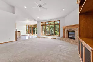 3036 Warm Springs Dr, Green Bay, WI 54311 - Photo 14