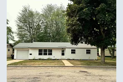 139 N Wood Avenue, Peshtigo, WI 54157 - Photo 1