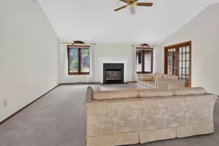 713 Canberry Ct, De Pere, WI 54115 - Photo 8