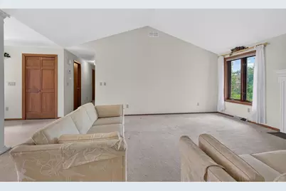 713 Canberry Court, De Pere, WI 54115 - Photo 10