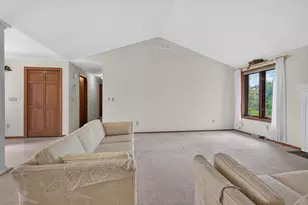 713 Canberry Ct, De Pere, WI 54115 - Photo 10