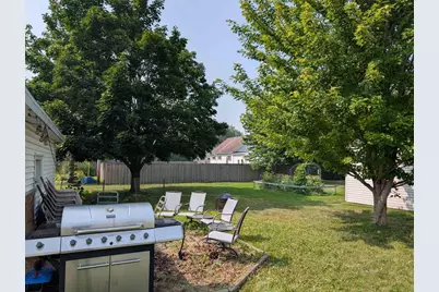 415 W 19th Avenue, Oshkosh, WI 54902 - Photo 6