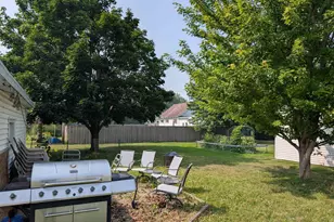415 W 19th Ave, Oshkosh, WI 54902 - Photo 6