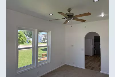 121 E Melvin Avenue, Oshkosh, WI 54901 - Photo 6