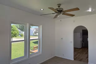 121 E Melvin Ave, Oshkosh, WI 54901 - Photo 6