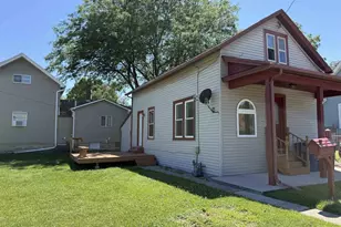 121 E Melvin Ave, Oshkosh, WI 54901 - Photo 2