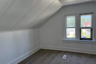 121 E Melvin Ave, Oshkosh, WI 54901 - Photo 10