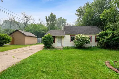1221 Manitowoc Road, Menasha, WI 54952 - Photo 1