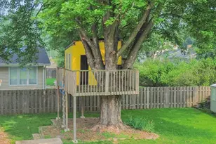 559 Hilltop Dr, Green Bay, WI 54301 - Photo 40