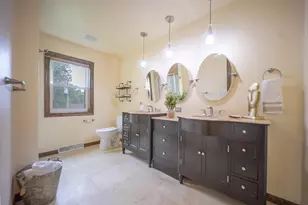 559 Hilltop Dr, Green Bay, WI 54301 - Photo 12