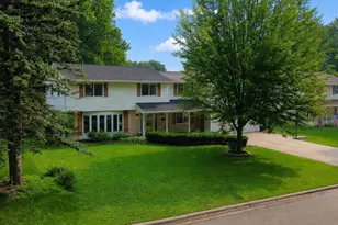 559 Hilltop Dr, Green Bay, WI 54301 - Photo 1