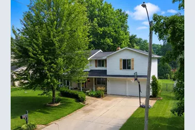 559 Hilltop Drive, Green Bay, WI 54301 - Photo 2