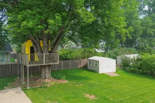 559 Hilltop Dr, Green Bay, WI 54301 - Photo 34