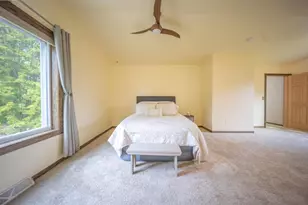 559 Hilltop Dr, Green Bay, WI 54301 - Photo 10