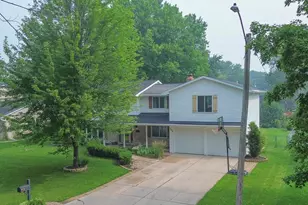559 Hilltop Dr, Green Bay, WI 54301 - Photo 32