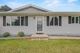 405 W Greenfield Ave, Algoma, WI 54201 - Photo 4