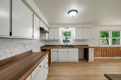 2320 Manitowoc Road, Green Bay, WI 54311 - Photo 10