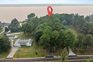 3887 Bay Shore Dr, Sturgeon Bay, WI 54235 - Photo 2