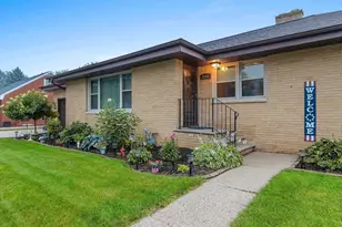 1237 Bond St, Green Bay, WI 54303 - Photo 10