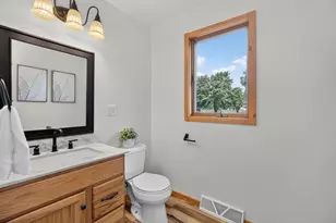 2507 Edgewood Ln, Oshkosh, WI 54904 - Photo 34