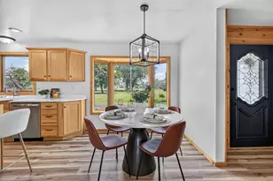 2507 Edgewood Ln, Oshkosh, WI 54904 - Photo 6