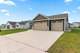 1626 Valor Pl, Neenah, WI 54956 - Photo 20