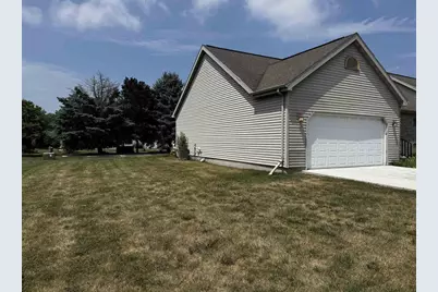 178 E Pioneer Road, Fond du Lac, WI 54935 - Photo 2