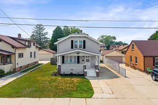1610 S 14th St, Manitowoc, WI 54220 - Photo 2