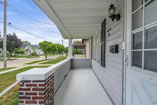 1610 S 14th St, Manitowoc, WI 54220 - Photo 4