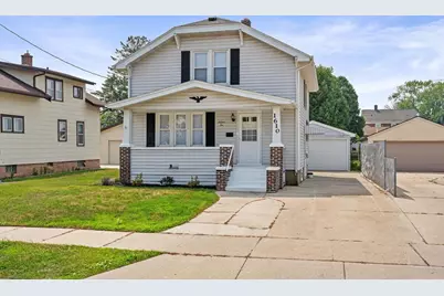 1610 S 14th Street, Manitowoc, WI 54220 - Photo 1