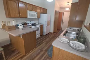 82 Queens Way, Fond du Lac, WI 54935 - Photo 8