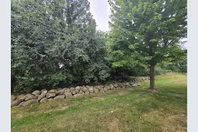 82 Queens Way, Fond du Lac, WI 54935 - Photo 6