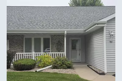 82 Queens Way, Fond du Lac, WI 54935 - Photo 2
